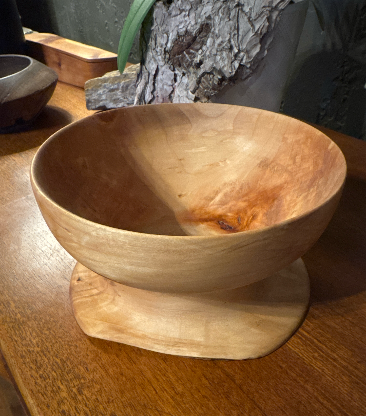Footed bowl